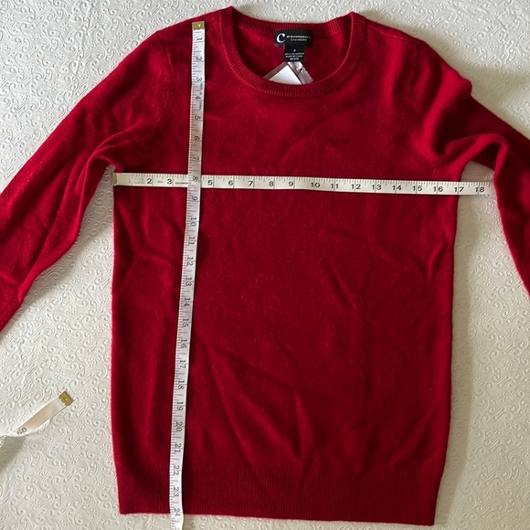Women’s C by Bloomingdale’s cashmere crew neck sweater / Red / Small - Picture 7 of 9